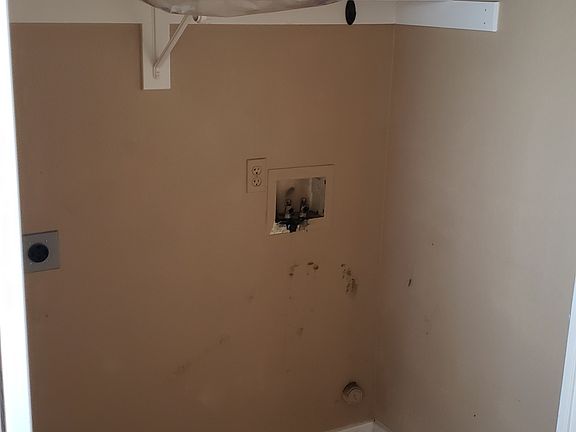 Washer and Dryer Hookup inside the 2nd Bathroom