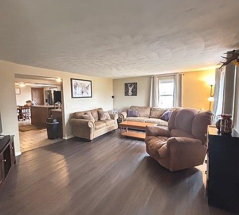 3rd image of 334 Tower Ln