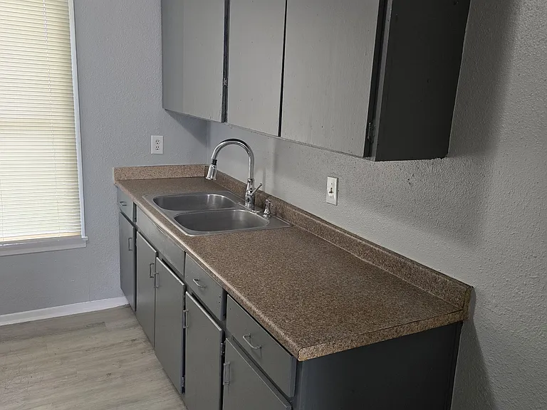 507 Mannington Dr — Photo 8