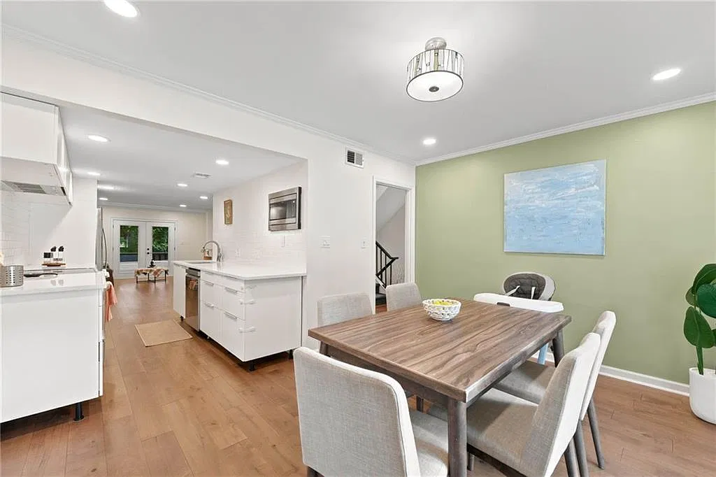 3 bed, 3.5 bath, 1982 sqft, $3,750 — Photo 1