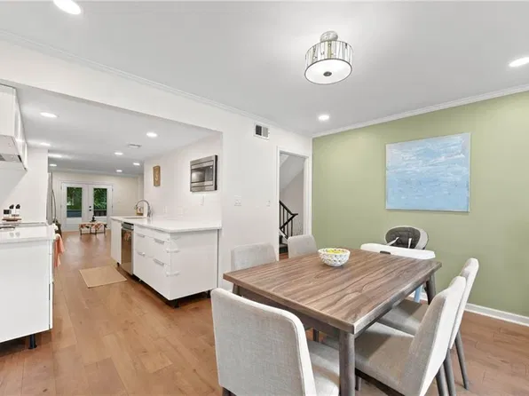 8 Ivy Rdg NE, Atlanta, GA 30342