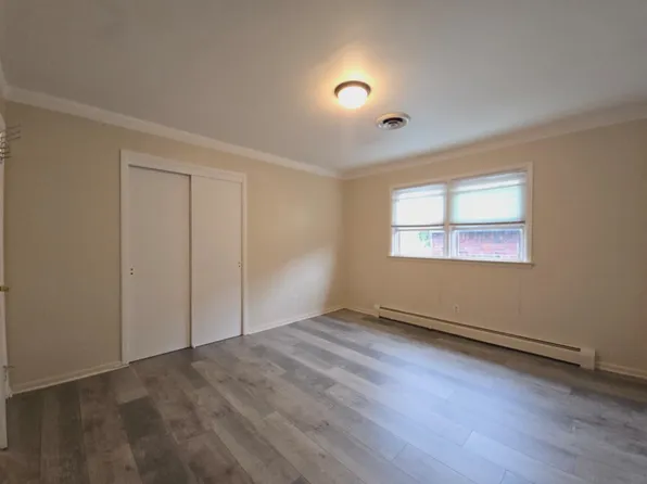 1000 Avenue C image 11 of 19