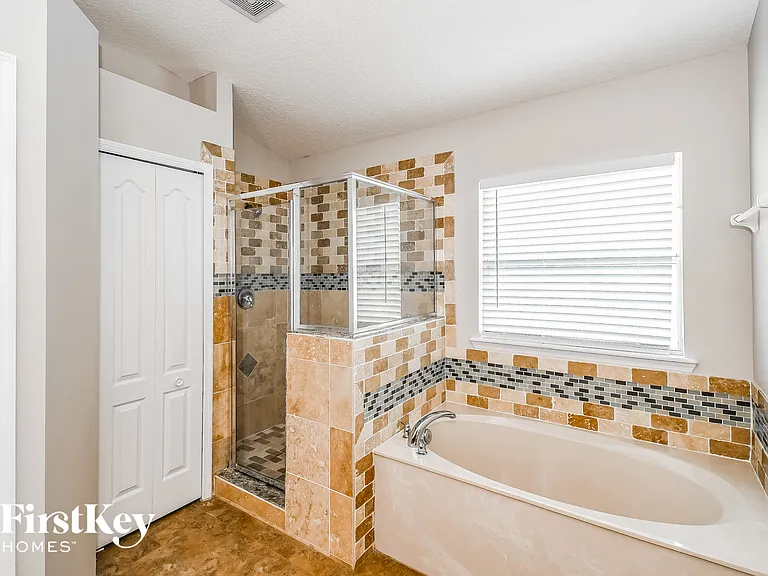 408 Spring Ridge Ct — Photo 11