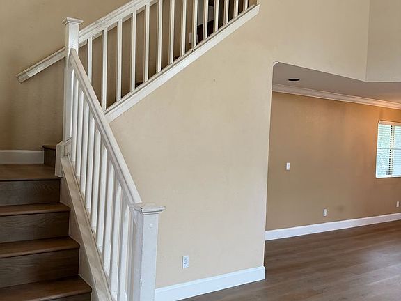 5th image of 9436 Windrift Ln