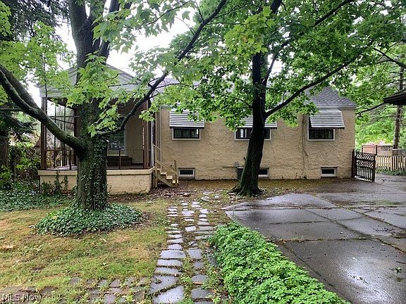 5th image of 25669 W Hedgewood Dr