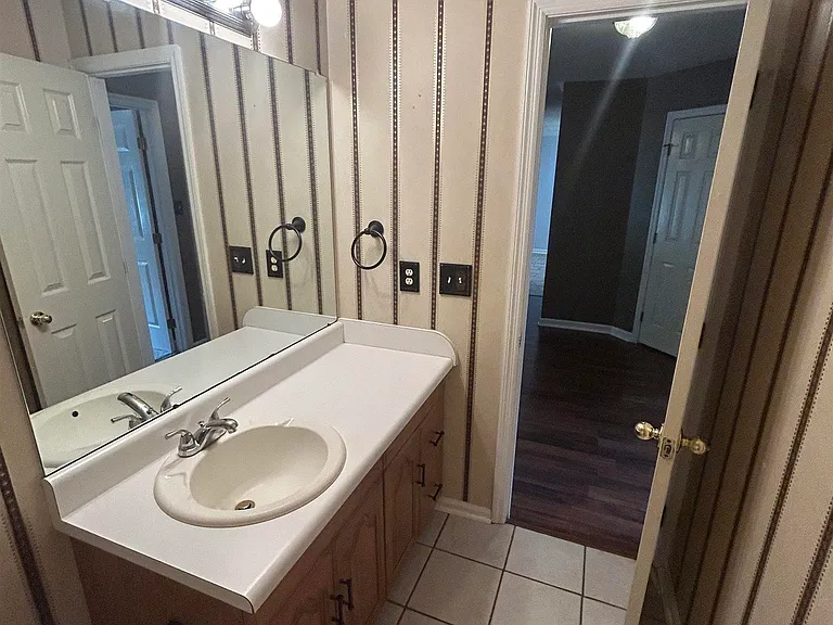 111 Sunnyfield Dr — Photo 15
