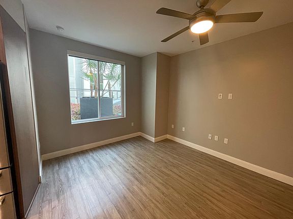 5th image of 551 W Date St #311