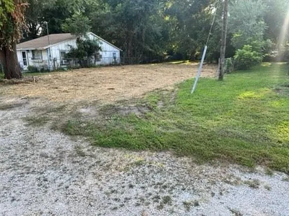 210 S 5th St, Edwardsville, KS 66111