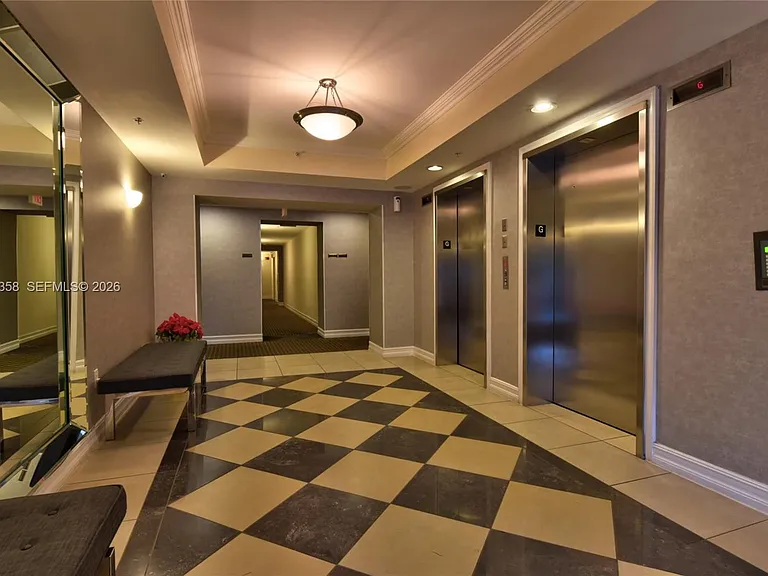 1919 Van Buren St #311A — Photo 25