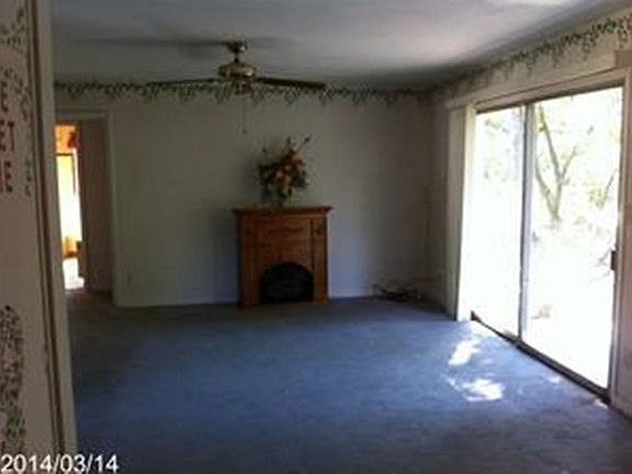 3rd image of 6408 Lenczyk Dr