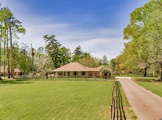 28675 Red Oak Dr, Walker, LA 70785
