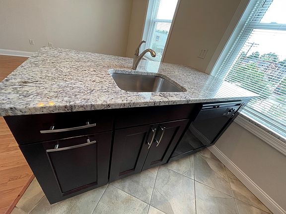 5th image of 5171 Penn Ave #6