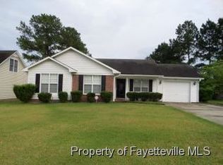 826 Turkey Ridge Dr, Fayetteville, NC 28314