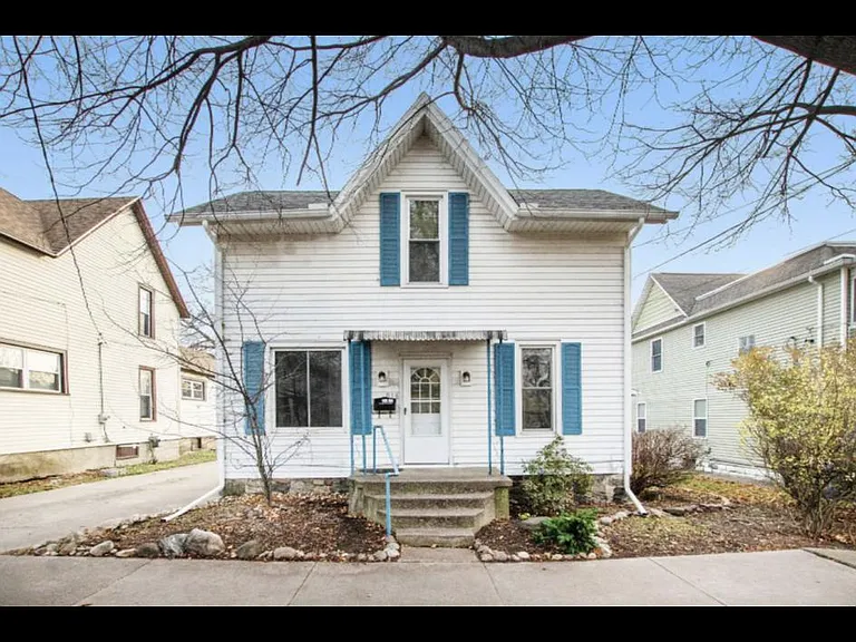 816 California St NW — Photo 1