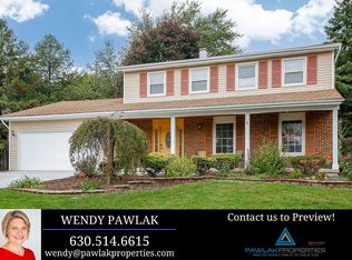 1477 Darwin Ln, Wheaton, IL 60189