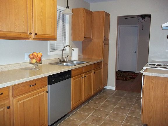 3rd image of 1106 Apache Dr