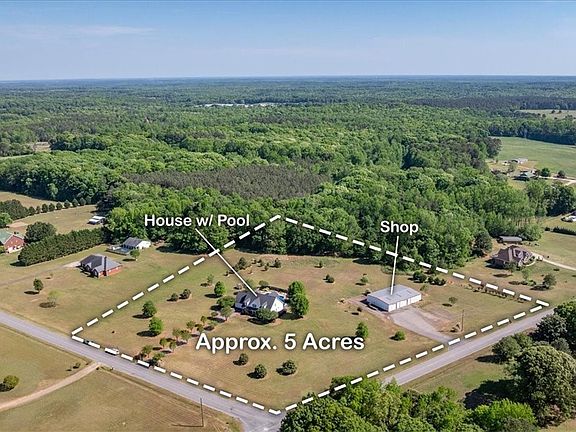 3rd image of 495 Hanley Road