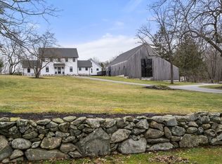 28 Pleasant St, Sherborn, MA 01770
