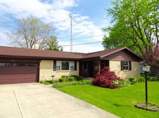 920 E State St, Albany, IN 47320