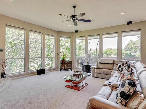 4th image of 2985 Lakeside Dr