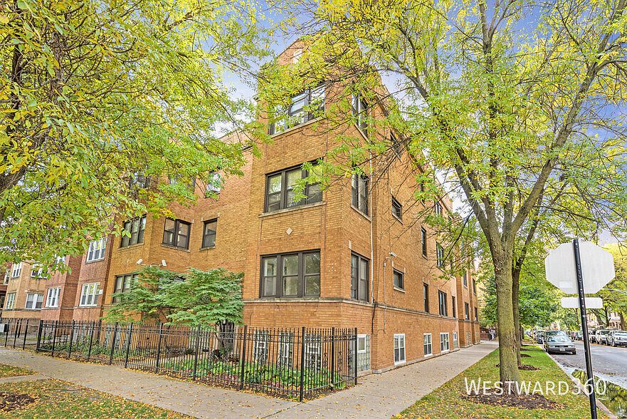 1st image of 3823 W Wrightwood Ave #2B