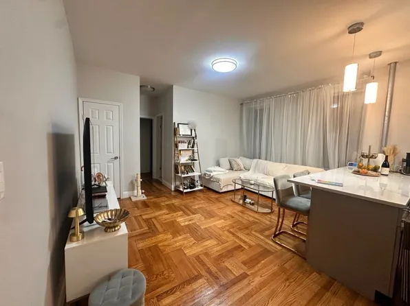 2075 East 16th Street image 4 of 8