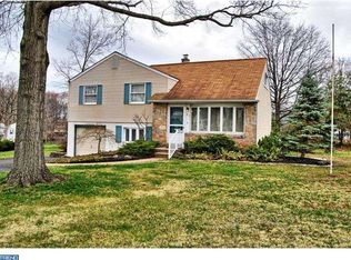 811 Woodlawn Dr, Lansdale, PA 19446