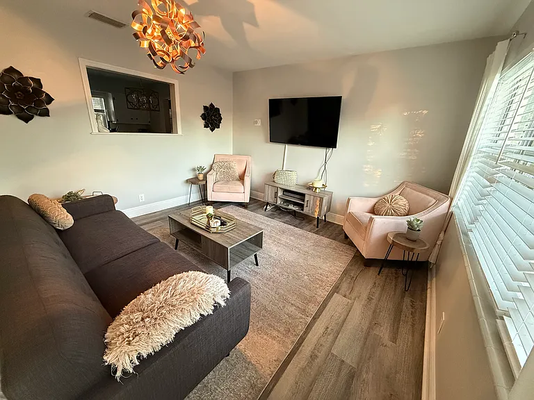 1543 W River Ln — Photo 7