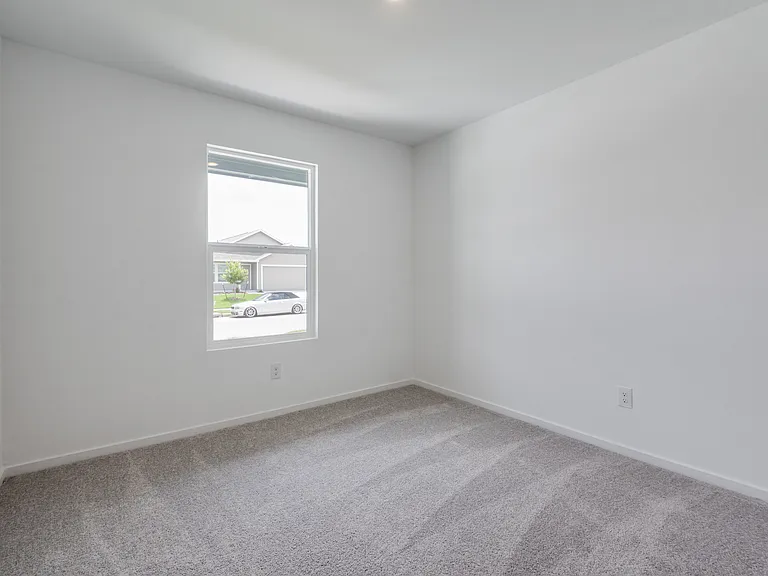 538 Montclair Ave — Photo 8