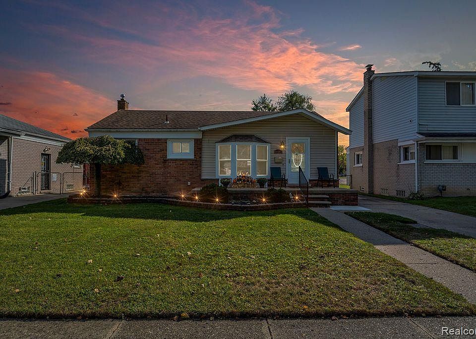 1st image of 28715 Leona St
