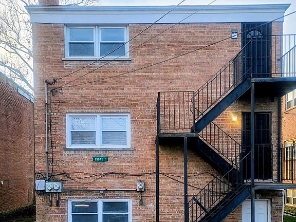 3rd image of 13945 S Dearborn St