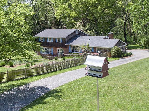 2nd image of 455 Crestland Dr