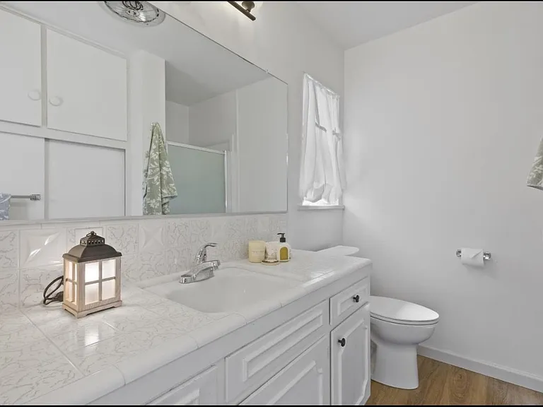 704 Elm St — Photo 8