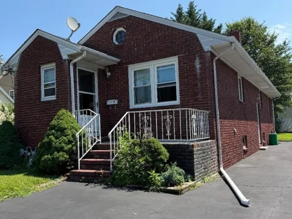 6 Lewis St, Nutley, NJ 07110