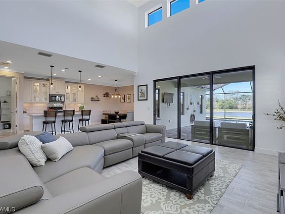 5th image of 7742 Cypress Walk Dr