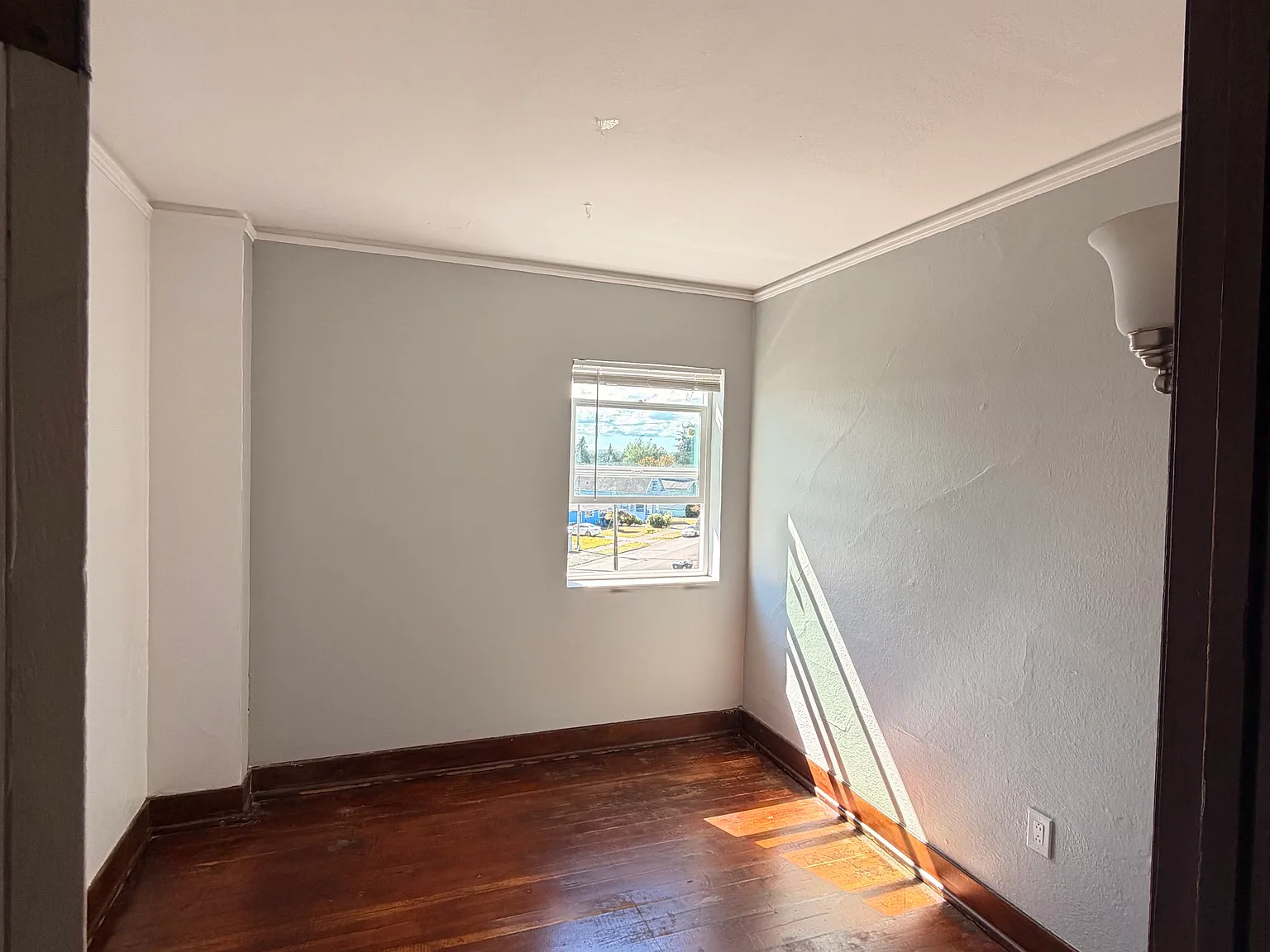 1 bed, $990 — Photo 2