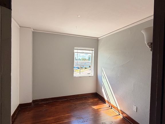 2nd image of 530 Emerson Ave APT 301
