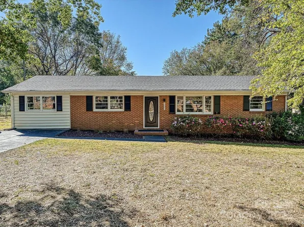 3227 Starrland Dr, Gastonia, NC 28052