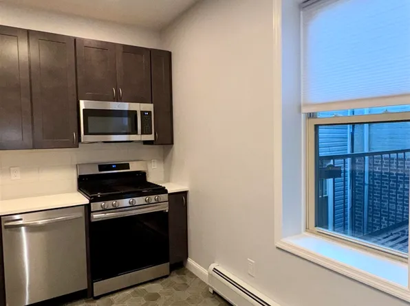 76 Beacon Avenue image 18 of 34