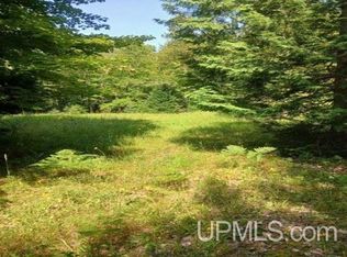 897 Little Lake Rd, Marquette, MI 49855