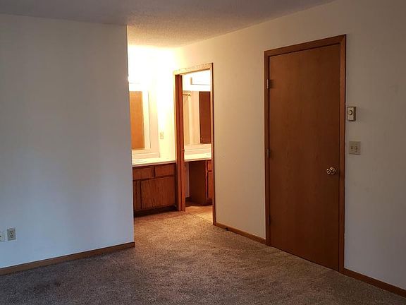4th image of 2137 20 1/8 Ave