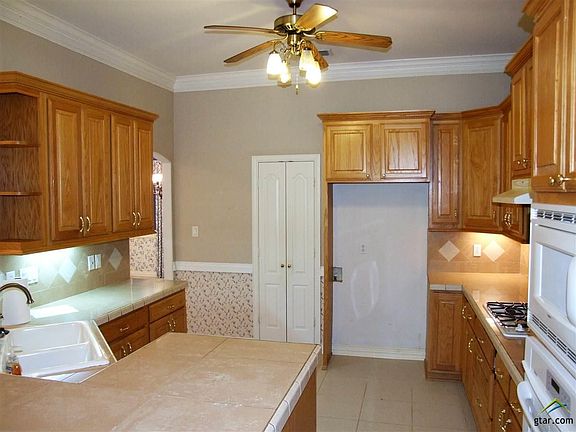 5th image of 5723 Gloucester Dr