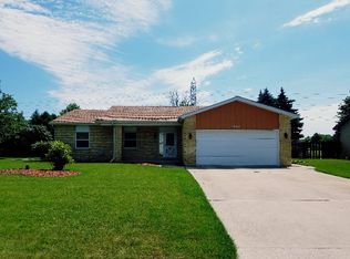 3664 Desert Dr, Saginaw, MI 48603
