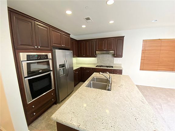 5th image of 423 Kiawah River Dr