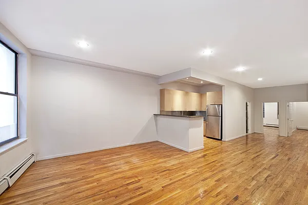 Rented by R New York | media 2