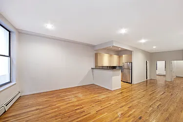 Rented by R New York