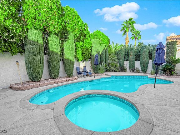 5th image of 7632 Desert Largo Ave