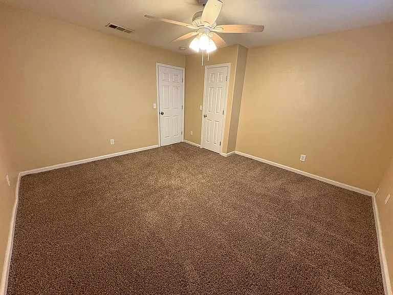 703 W Russell Ave — Photo 28