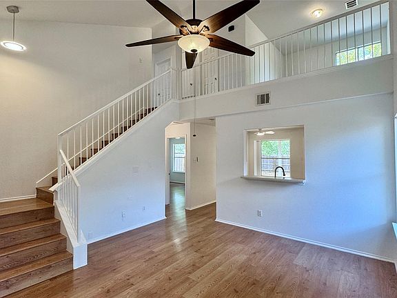 3rd image of 1402 Molson Lake Dr