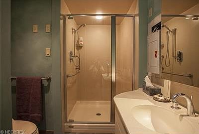 4th image of 7100 Hillcrest Ln